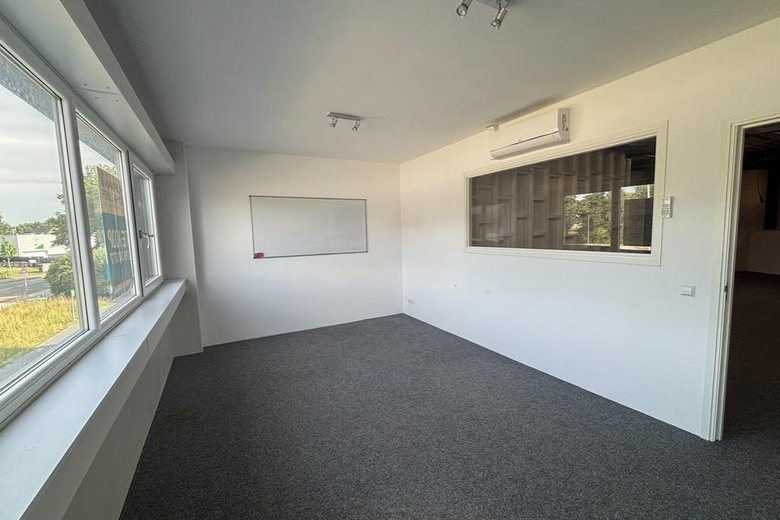 BedrijfsruimteaanNewtonstraat 67<br/> inZoetermeer