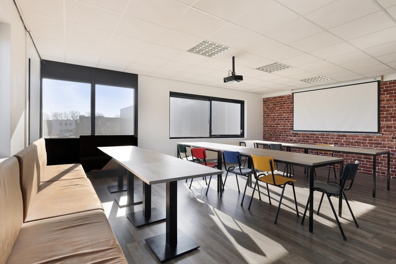 KantoorruimteaanBedrijvenpark Twente 165 a<br/> inAlmelo KantoorruimteaanBedrijvenpark Twente 165 a<br/> inAlmelo