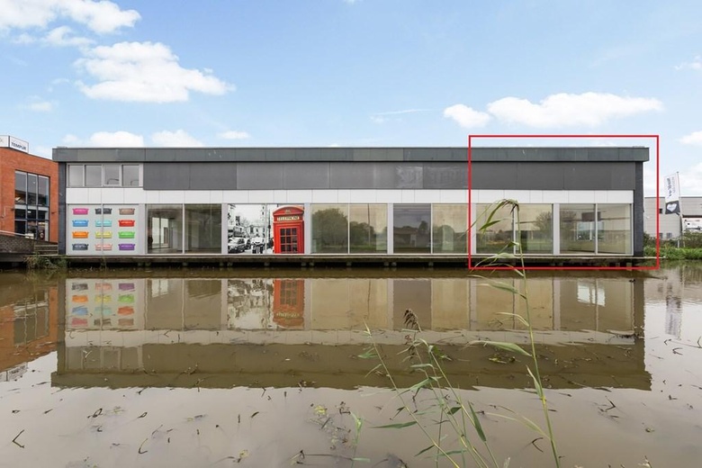 BedrijfsruimteaanKanaaldijk 32 A<br/> inWaddinxveen