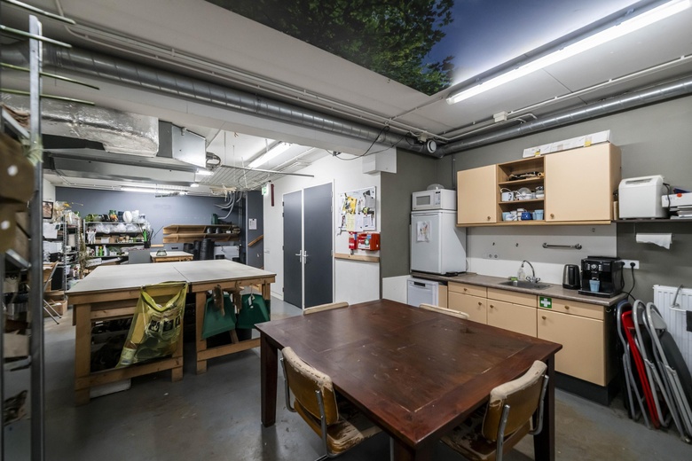 WinkelruimteaanPlantageweg 11<br/> inAlblasserdam