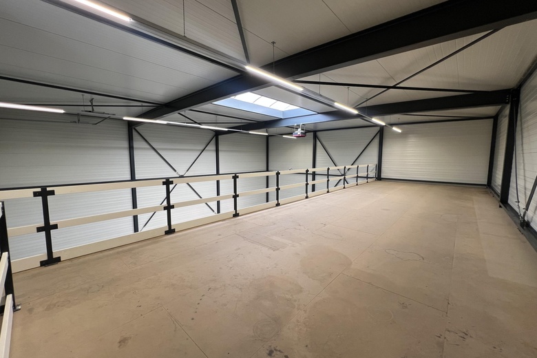 BedrijfsruimteaanAmbachtsstraat 6<br/> inZuid-Beijerland