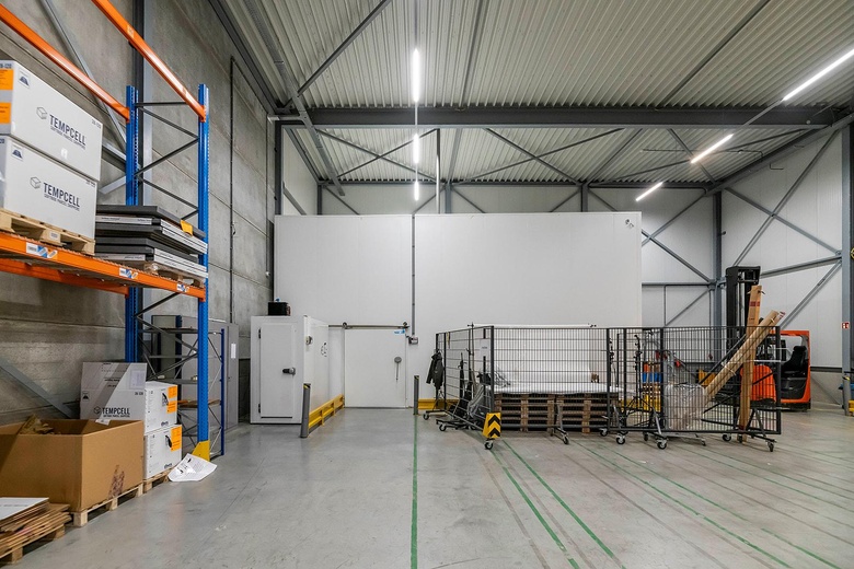 BedrijfsruimteaanHooglandseweg 6<br/> inVuren BedrijfsruimteaanHooglandseweg 6<br/> inVuren
