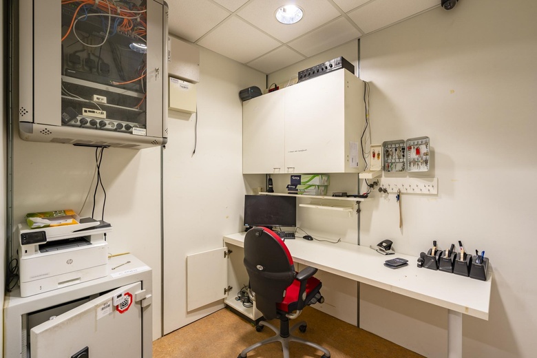 WinkelruimteaanOostermeent-West 9<br/> inHuizen WinkelruimteaanOostermeent-West 9<br/> inHuizen