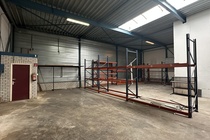 Bekijk foto 3 van Dr. Ir. Van Veenweg 1 a