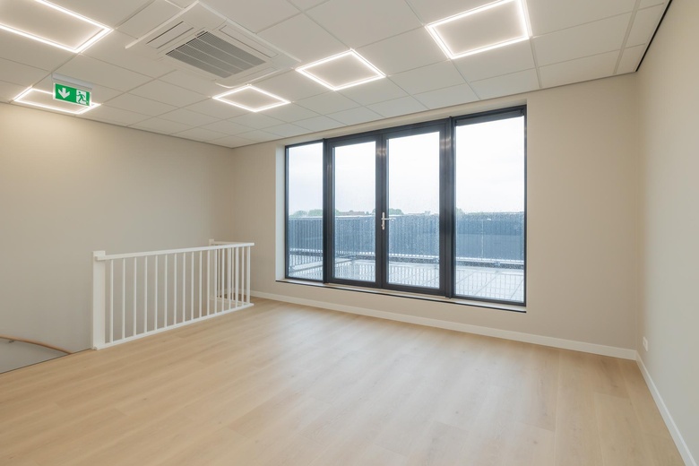 BedrijfsruimteaanCilinderweg 67<br/> inRoelofarendsveen