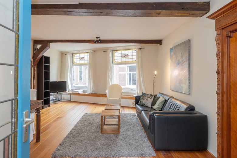 WinkelruimteaanHaarlemmerstraat 18<br/> inLeiden WinkelruimteaanHaarlemmerstraat 18<br/> inLeiden