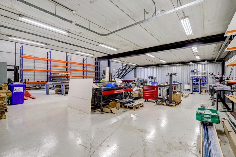 BedrijfsruimteaanWestbaan 275<br/> inMoordrecht BedrijfsruimteaanWestbaan 275<br/> inMoordrecht
