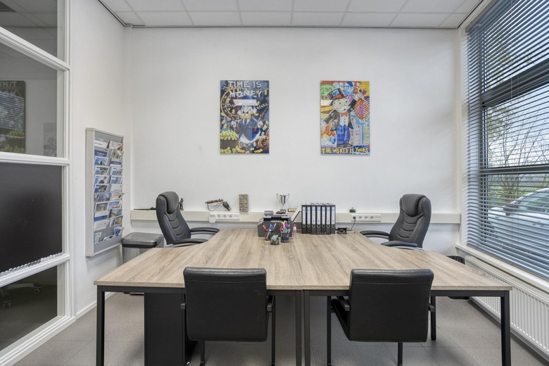 BedrijfsruimteaanVan Elderenlaan 3<br/> inWaalre