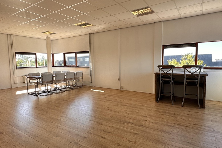 KantoorruimteaanWitte Paardweg 52 B<br/> inWormerveer KantoorruimteaanWitte Paardweg 52 B<br/> inWormerveer