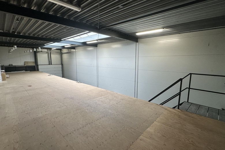 BedrijfsruimteaanHulsenboschstraat 7 d<br/> inWerkendam BedrijfsruimteaanHulsenboschstraat 7 d<br/> inWerkendam