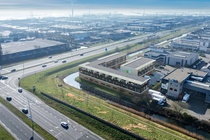 Bekijk foto 3 van Koraalrood 50