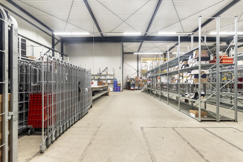 BedrijfsruimteaanStaalstraat 26<br/> inVelsen