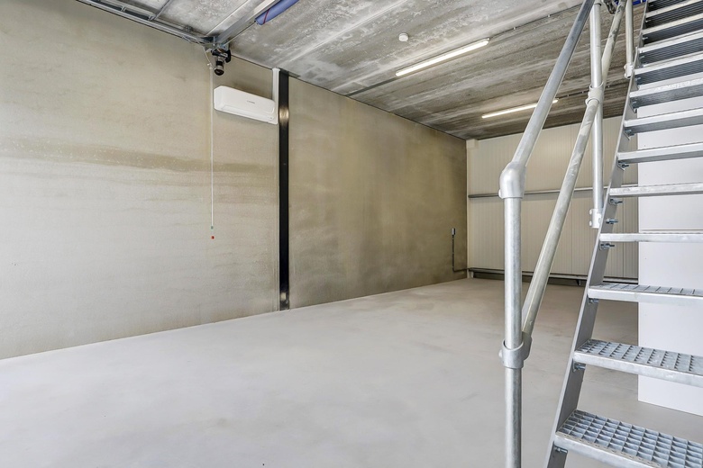 BedrijfsruimteaanSpoorlaan Noord 176<br/> inRoermond