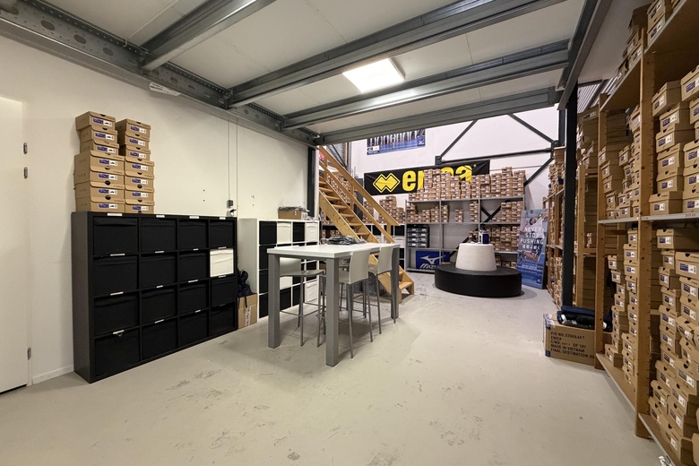 BedrijfsruimteaanDe Plaats 33 A<br/> inHendrik-Ido-Ambacht