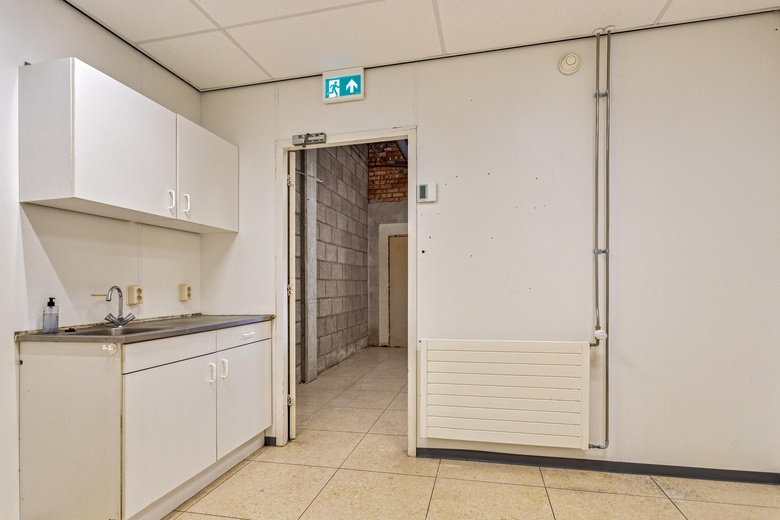 WinkelruimteaanVeldhoflanden 11 - 12<br/> inEnschede WinkelruimteaanVeldhoflanden 11 - 12<br/> inEnschede
