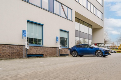 Bekijk foto 2 van Europalaan 24