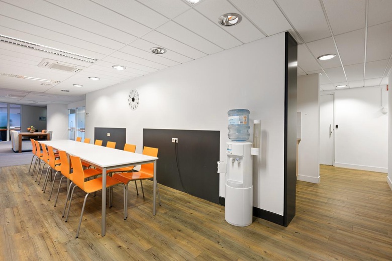 KantoorruimteaanStationsweg 41<br/> inZwijndrecht