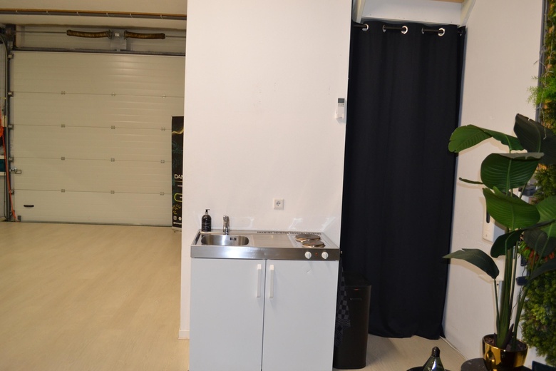 BedrijfsruimteaanXenonstraat 77<br/> inAlmere