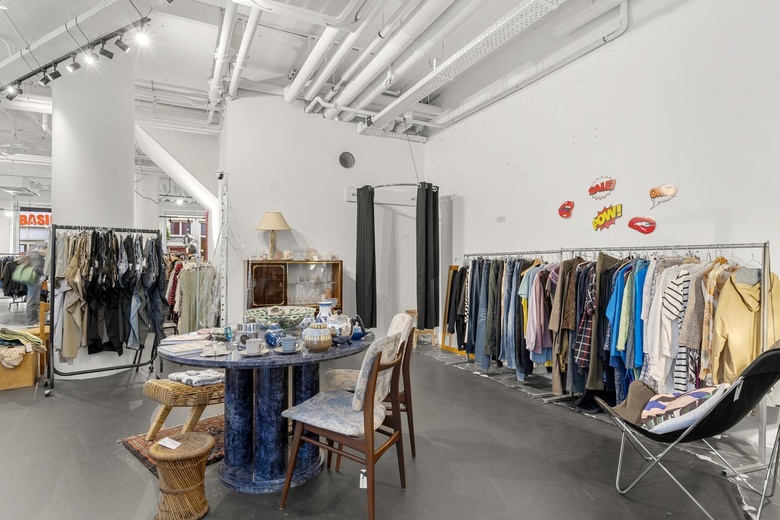 WinkelruimteaanDwingelstraat 8<br/> inArnhem WinkelruimteaanDwingelstraat 8<br/> inArnhem