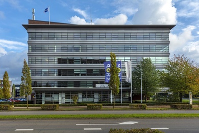 Bekijk foto 2 van Mr E.N. van Kleffensstraat 4