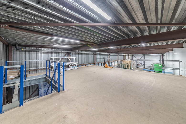 BedrijfsruimteaanZomerdijk 23<br/> inZaandam