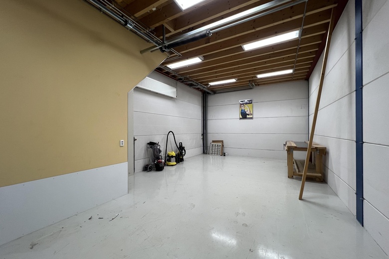 BedrijfsruimteaanNoordeinde 152<br/> inHendrik-Ido-Ambacht