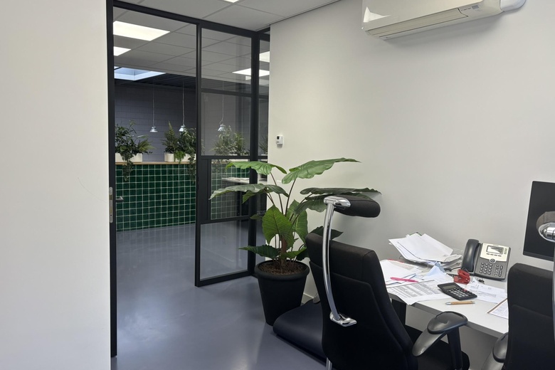 BedrijfsruimteaanHoofdweg 374<br/> inCapelle aan den IJssel