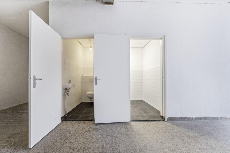 WinkelruimteaanHagelingerweg 55<br/> inSantpoort-Noord WinkelruimteaanHagelingerweg 55<br/> inSantpoort-Noord