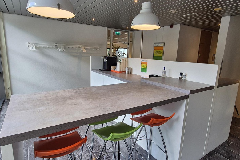 KantoorruimteaanLarenweg 80<br/> inDen Bosch KantoorruimteaanLarenweg 80<br/> inDen Bosch