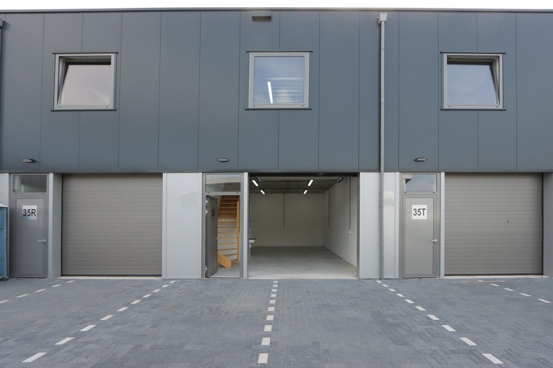 BedrijfsruimteaanKoningsbeltweg 35 S<br/> inAlmere BedrijfsruimteaanKoningsbeltweg 35 S<br/> inAlmere