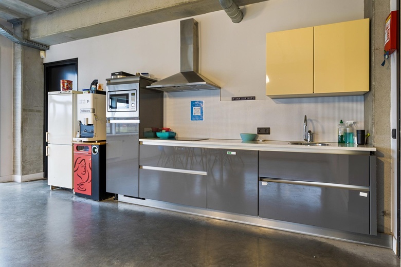 BedrijfsruimteaanLooier 16<br/> inNieuwkuijk