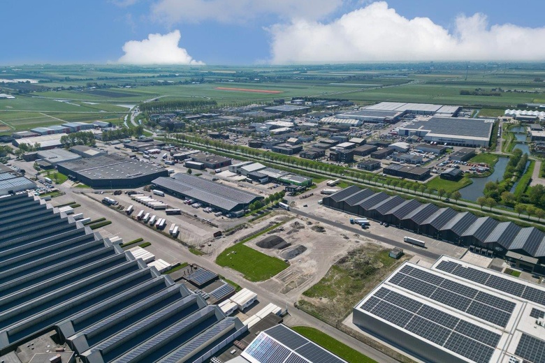 BedrijfsruimteaanFustmarkt 2<br/> inZwaagdijk-Oost