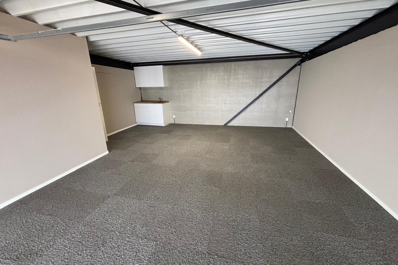 BedrijfsruimteaanRietwaard 10 B<br/> inDen Bosch BedrijfsruimteaanRietwaard 10 B<br/> inDen Bosch