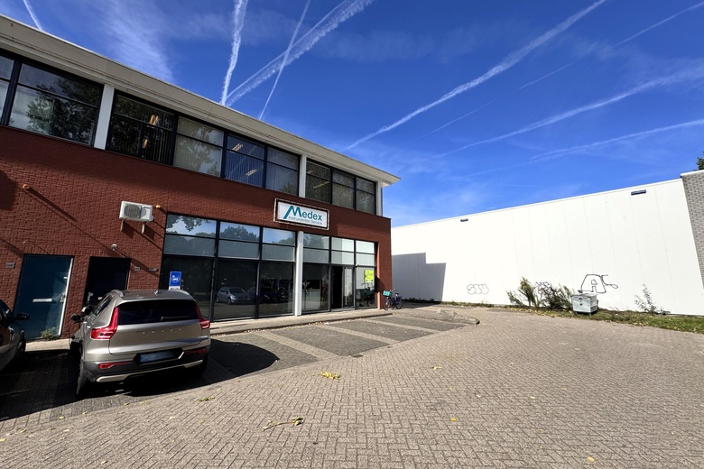 WinkelruimteaanMarkerkant 10 136 E<br/> inAlmere WinkelruimteaanMarkerkant 10 136 E<br/> inAlmere