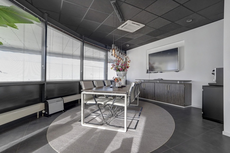 KantoorruimteaanHoogeveenenweg 100<br/> inNieuwerkerk aan den IJssel