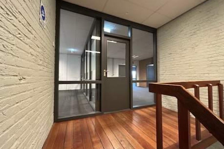 KantoorruimteaanOosteinde 3<br/> inBarendrecht KantoorruimteaanOosteinde 3<br/> inBarendrecht