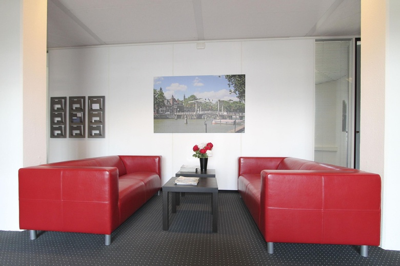 KantoorruimteaanLeeuwenveldseweg 5 f<br/> inWeesp