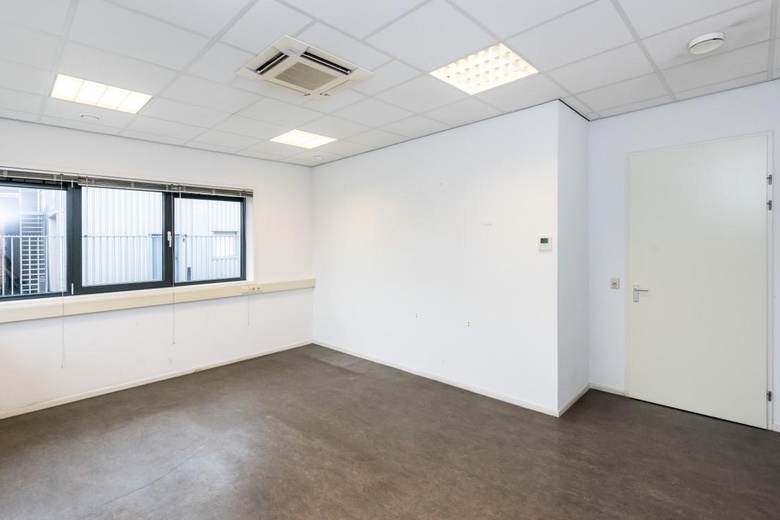 BedrijfsruimteaanIndustrieweg 47 a<br/> inSliedrecht