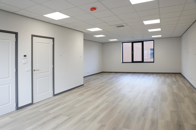 BedrijfsruimteaanVan der Waalsstraat 44 J<br/> inZoetermeer