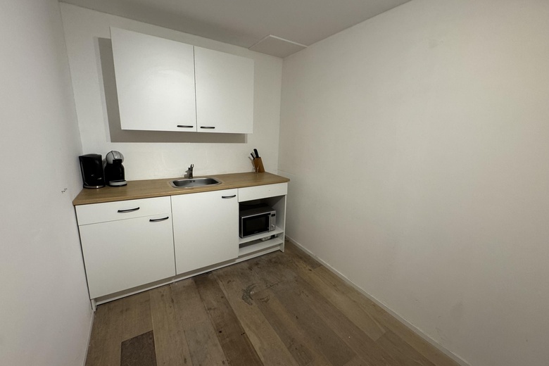 BedrijfsruimteaanSchellingweg 13 L A<br/> inZaandam