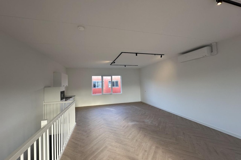 BedrijfsruimteaanVan der Waalsstraat 44<br/> inZoetermeer