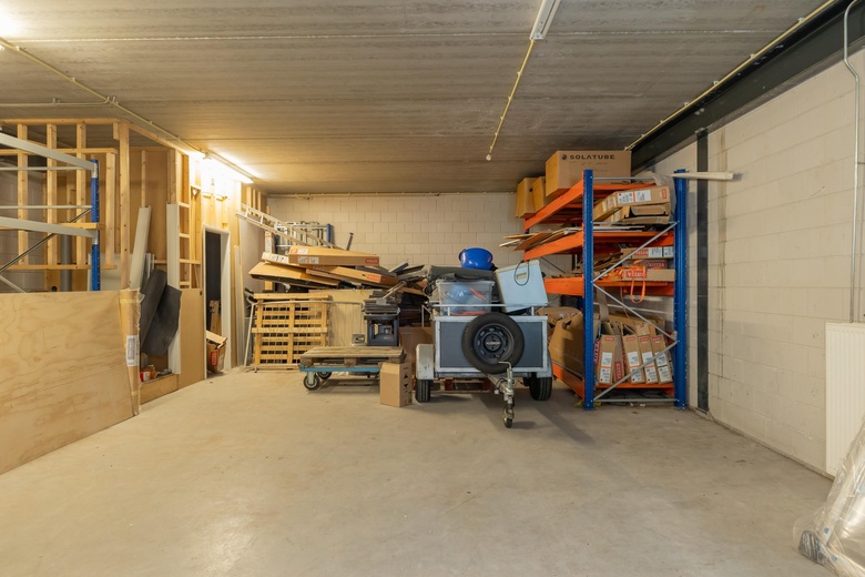 BedrijfsruimteaanAchthovenerweg 17 H<br/> inLeiderdorp