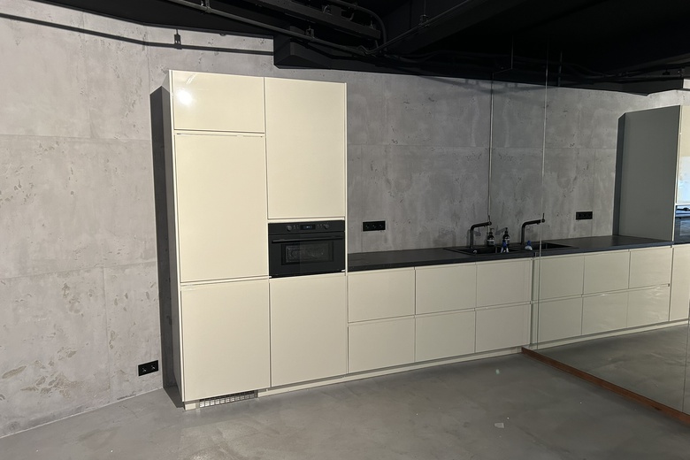 WinkelruimteaanMolenstraat 20<br/> inNaaldwijk WinkelruimteaanMolenstraat 20<br/> inNaaldwijk