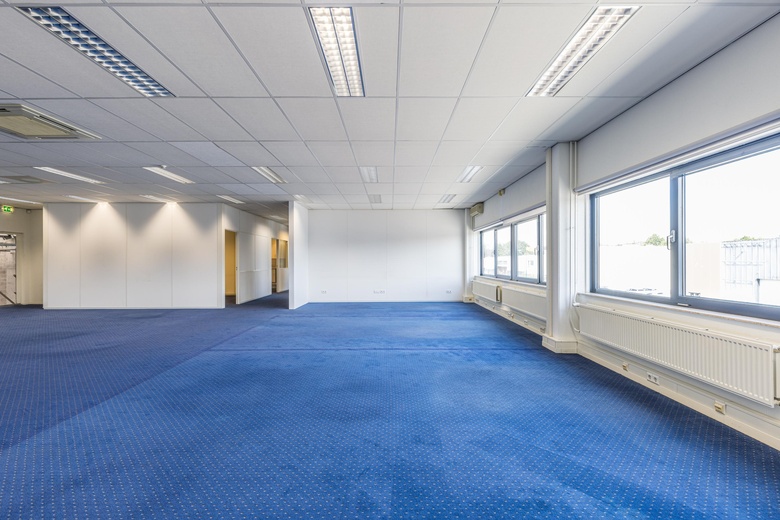 BedrijfsruimteaanZonnebaan 25 - 27<br/> inUtrecht