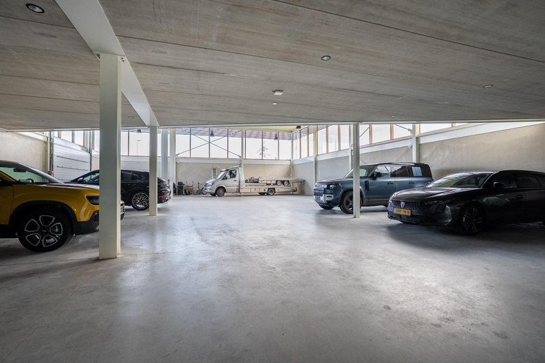 BedrijfsruimteaanRientjesoven 20<br/> inBorne BedrijfsruimteaanRientjesoven 20<br/> inBorne