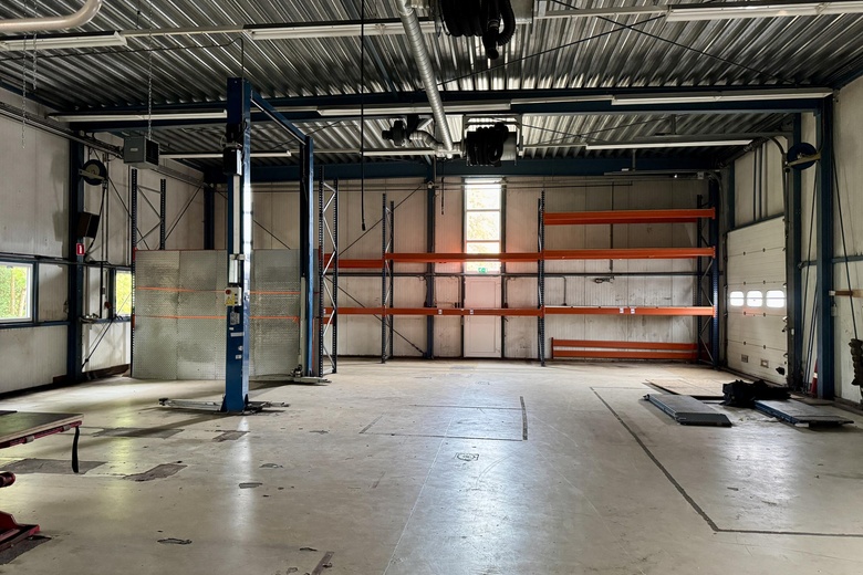 BedrijfsruimteaanNijverheidslaan 1<br/> inWeesp