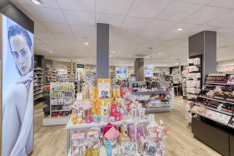 WinkelruimteaanBinnenweg 104<br/> inHeemstede