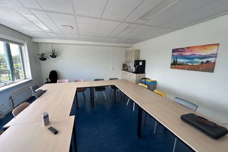 KantoorruimteaanBurgemeester Van Lierplein 1 3<br/> inVlaardingen KantoorruimteaanBurgemeester Van Lierplein 1 3<br/> inVlaardingen