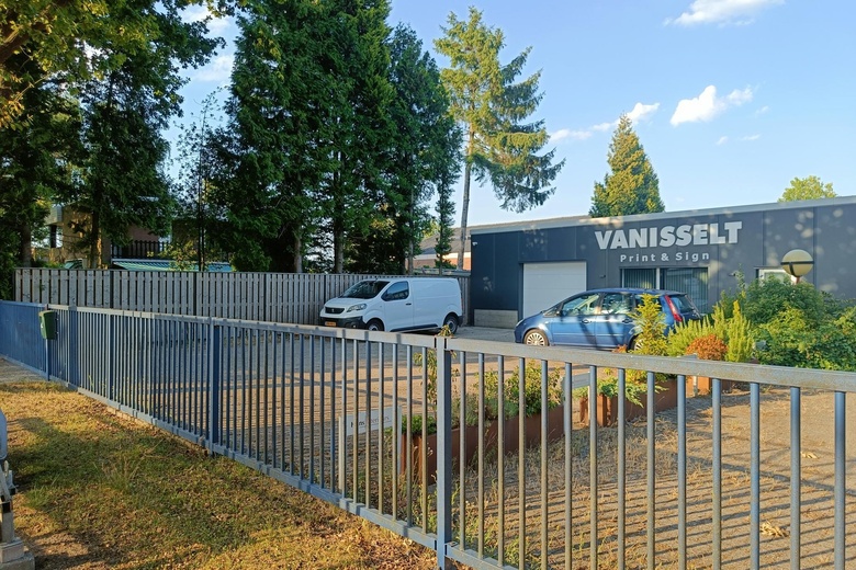 BedrijfsruimteaanHunnenpad 4<br/> inOss BedrijfsruimteaanHunnenpad 4<br/> inOss