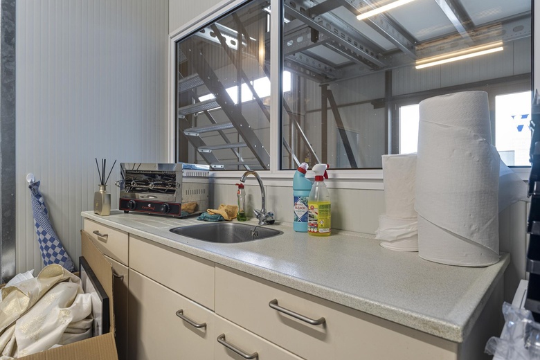 BedrijfsruimteaanMarconiweg 22<br/> inTholen BedrijfsruimteaanMarconiweg 22<br/> inTholen
